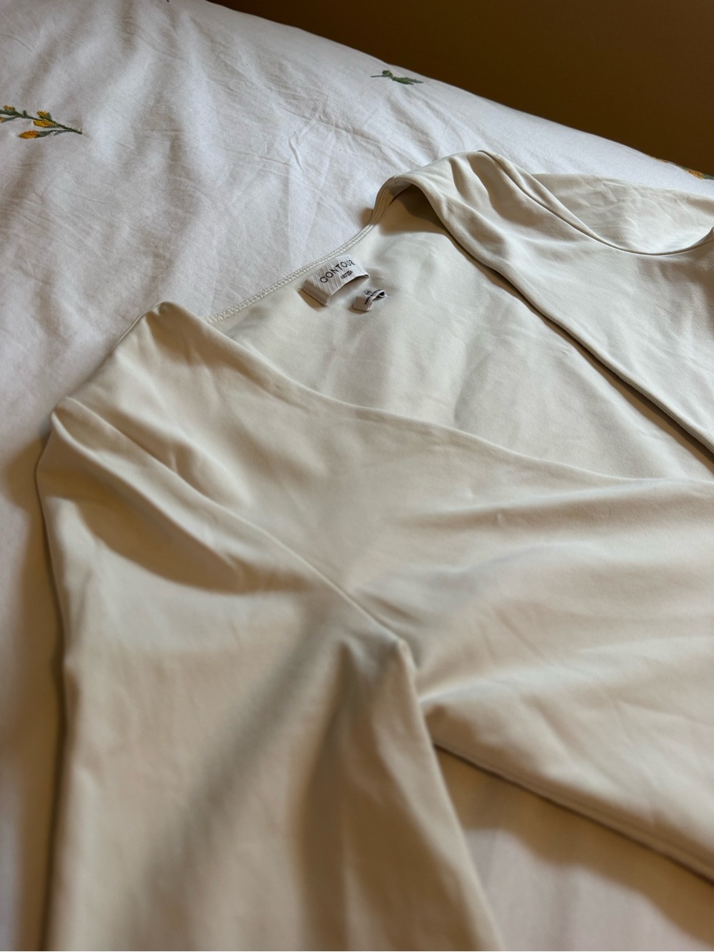 Aritzia CONTOUR Soft Off White Long Sleeve Top - Picture 2 of 5
